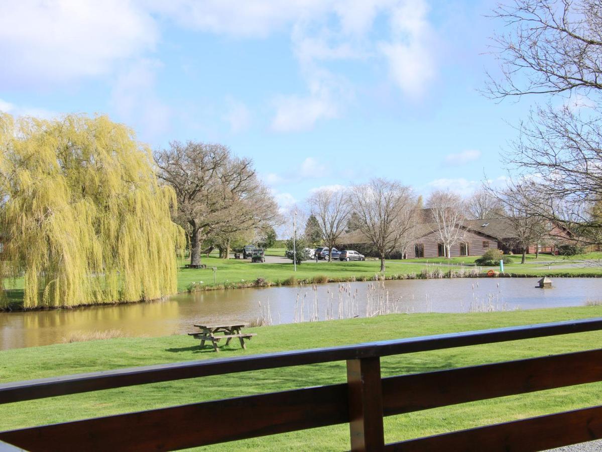 Oak Lodge Hadnall Екстериор снимка