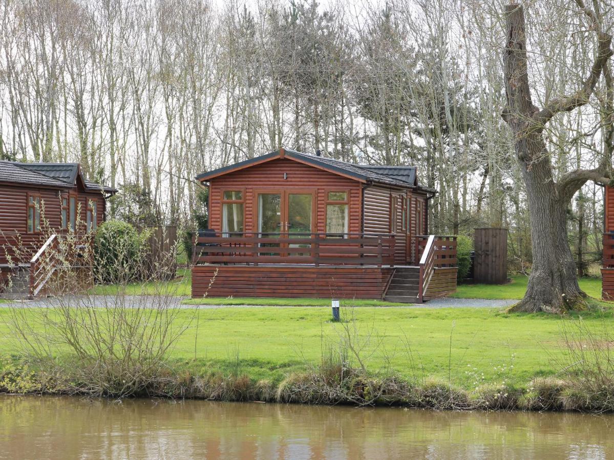 Oak Lodge Hadnall Екстериор снимка