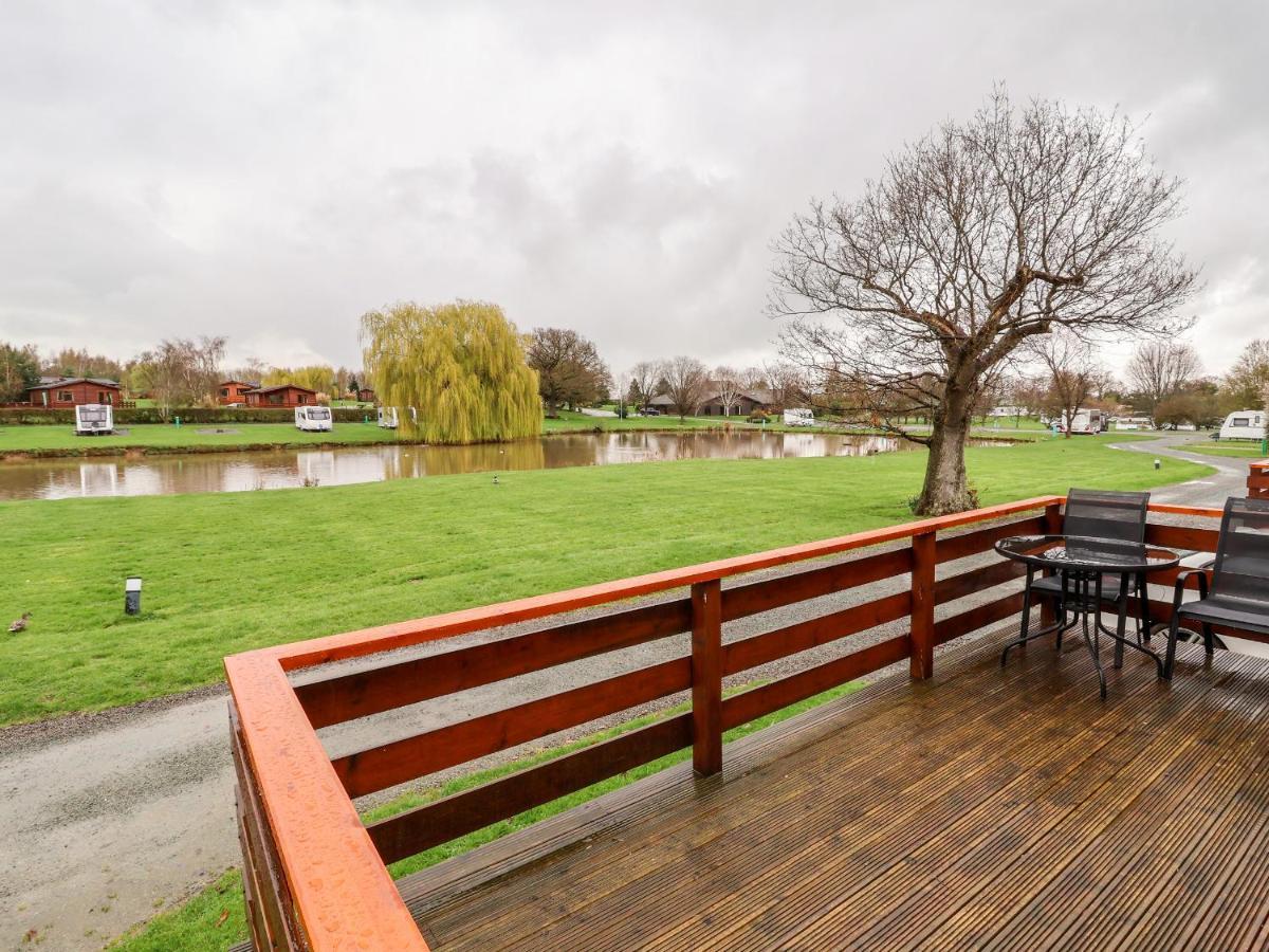 Oak Lodge Hadnall Екстериор снимка
