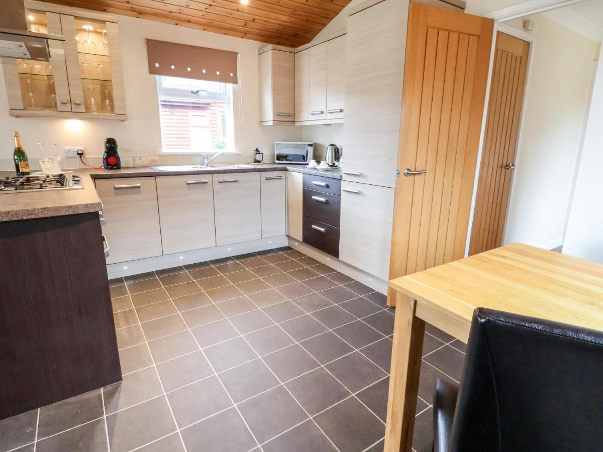 Oak Lodge Hadnall Екстериор снимка